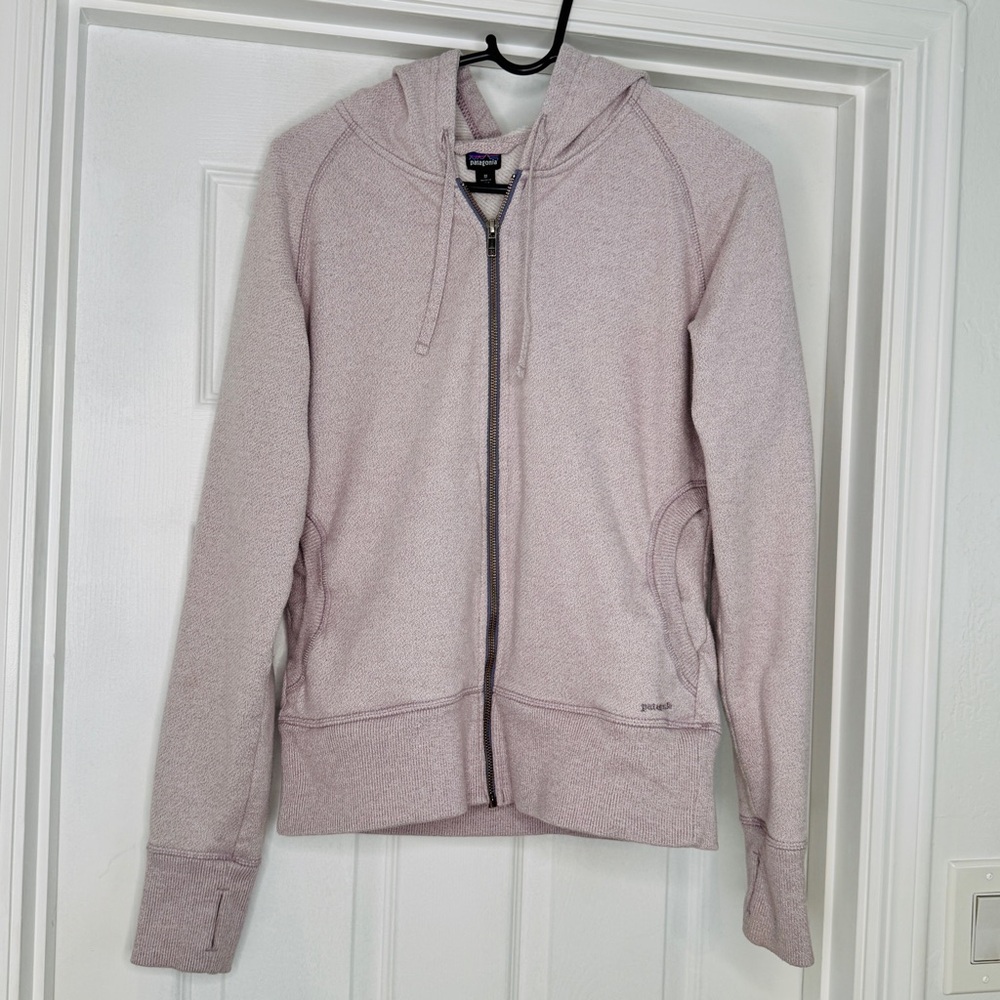 Patagonia women’s hooded sweatshirt
